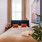Artful 3Br Home By Danube River & Market Hall