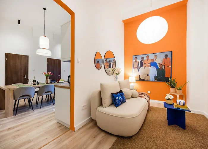 Artful 3Br Home By Danube River & Market Hall